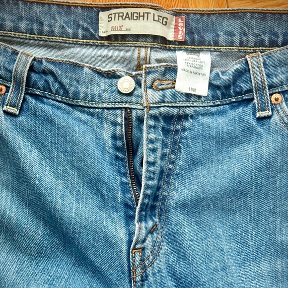 Levi’s 505 Straight Leg Women’s Jeans - Picture 2 of 3